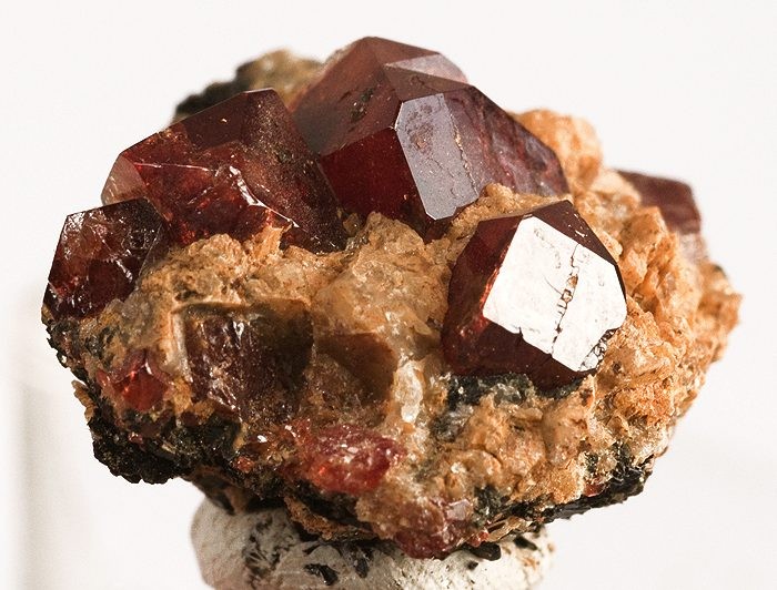 锆石（Zircon）